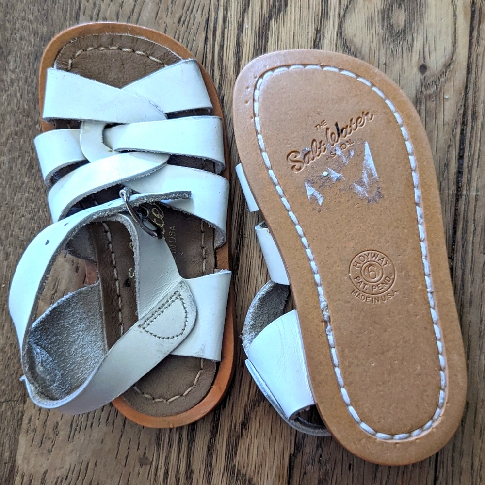 Salt Water by Hoy saltwater sandals size 6